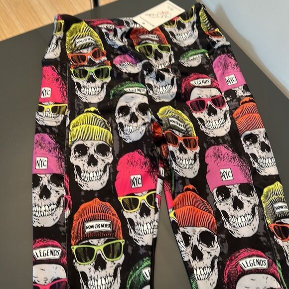 NWT-CM FASHIONS NYC SKULL LEGGINGS - Picture 2 of 6